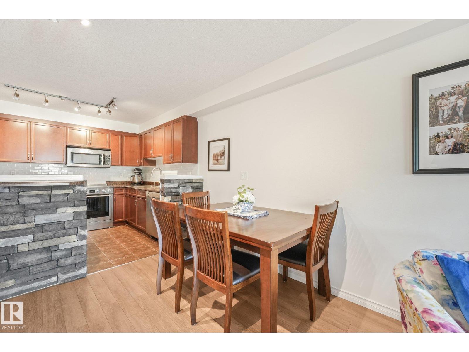 #209 1589 Glastonbury Bv Nw Property Photo 7