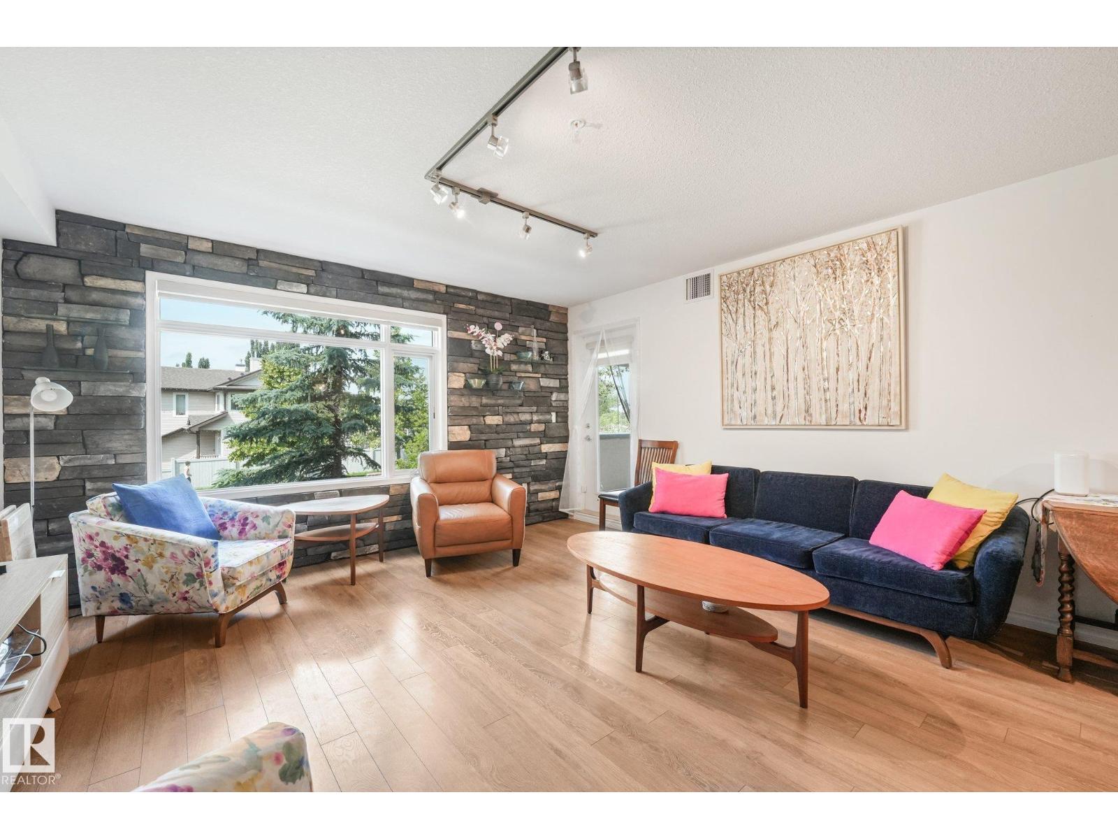 #209 1589 Glastonbury Bv Nw Property Photo 10