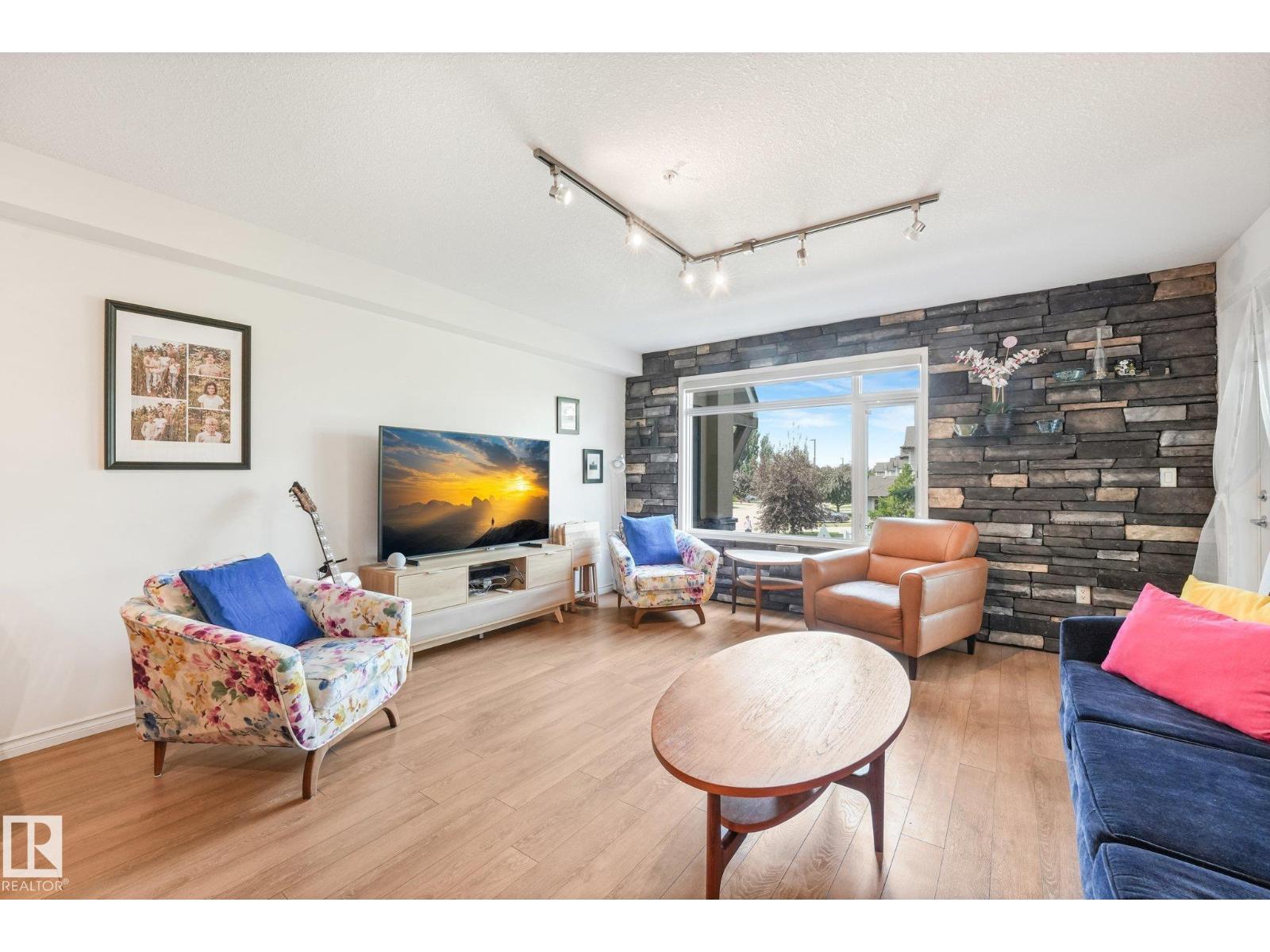#209 1589 Glastonbury Bv Nw Property Photo 11