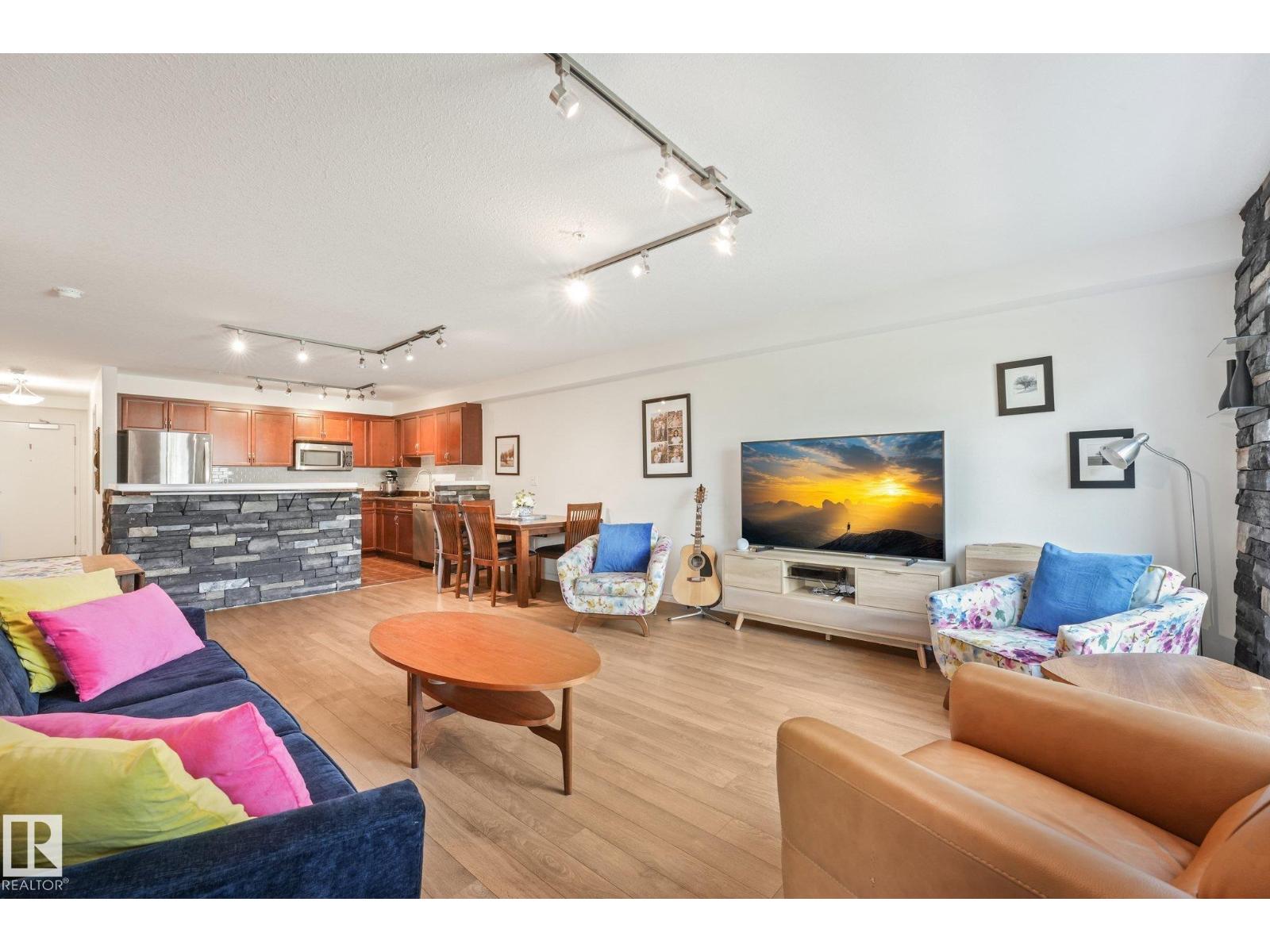 #209 1589 Glastonbury Bv Nw Property Photo 12