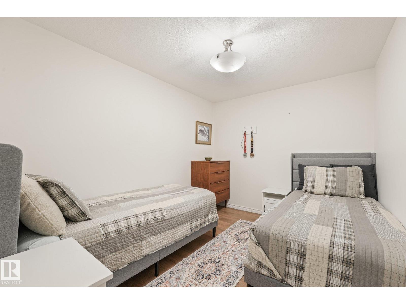 #209 1589 Glastonbury Bv Nw Property Photo 24