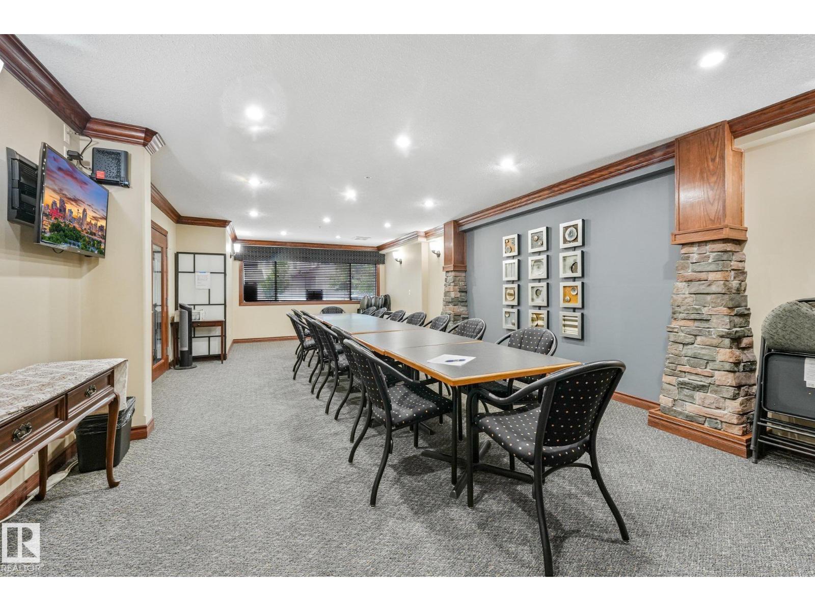 #209 1589 Glastonbury Bv Nw Property Photo 34