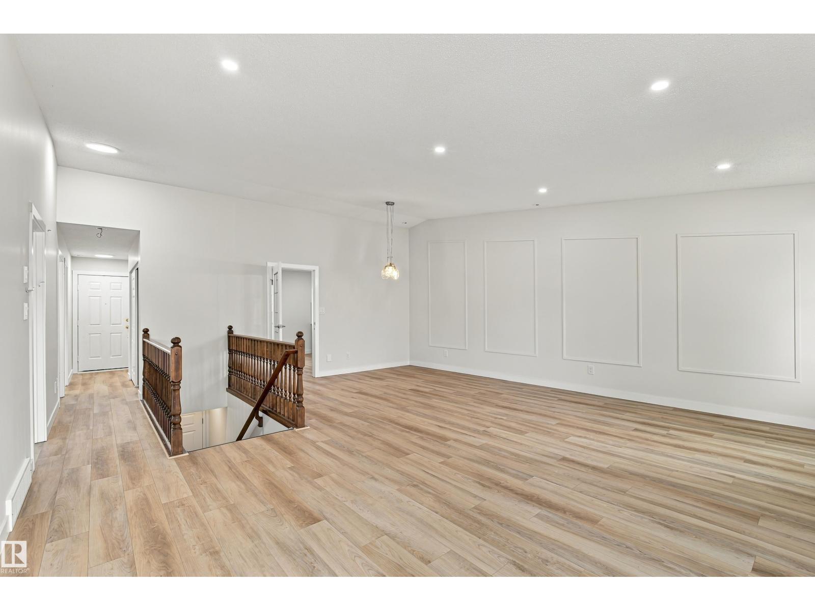 #21 9375 172 St Nw Property Photo 4