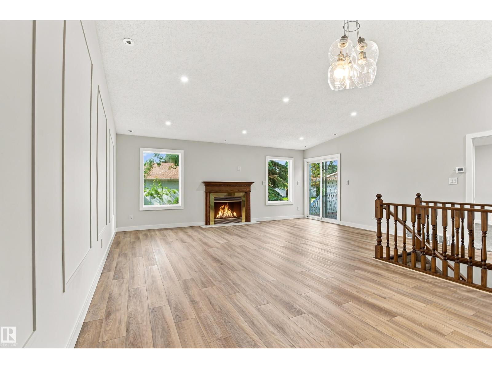#21 9375 172 St Nw Property Photo 6