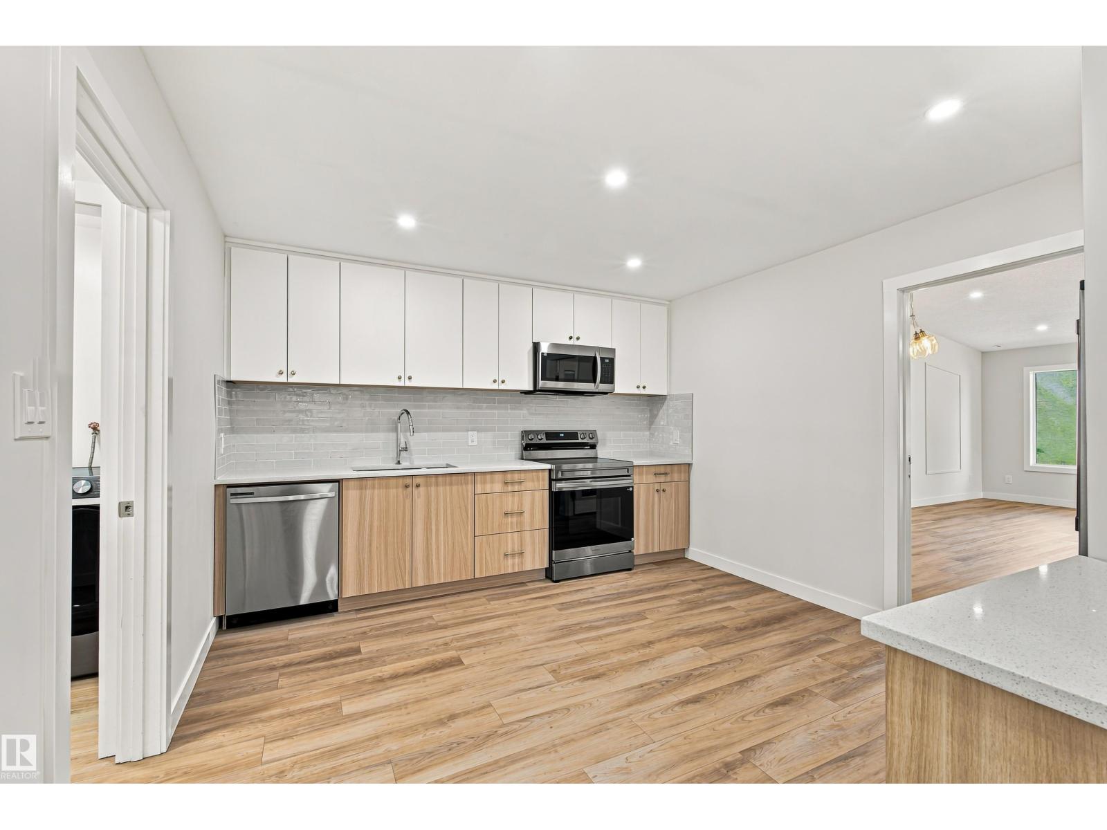 #21 9375 172 St Nw Property Photo 7