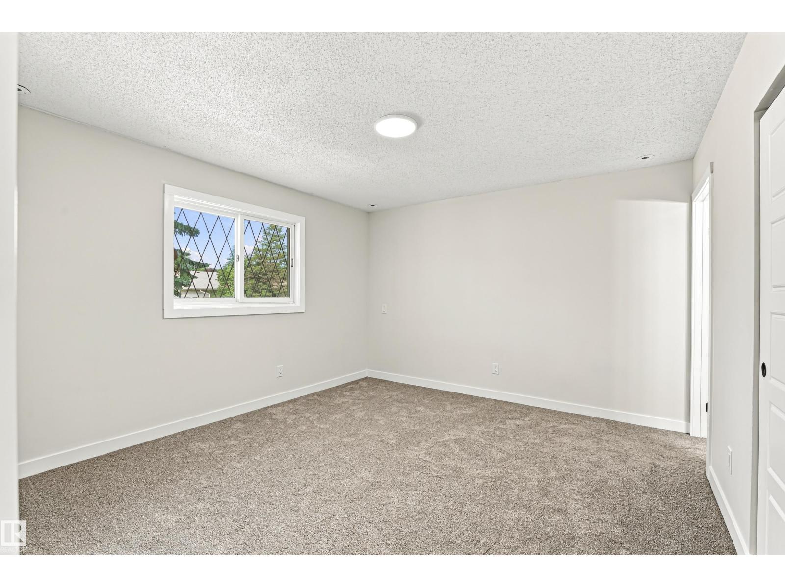 #21 9375 172 St Nw Property Photo 13