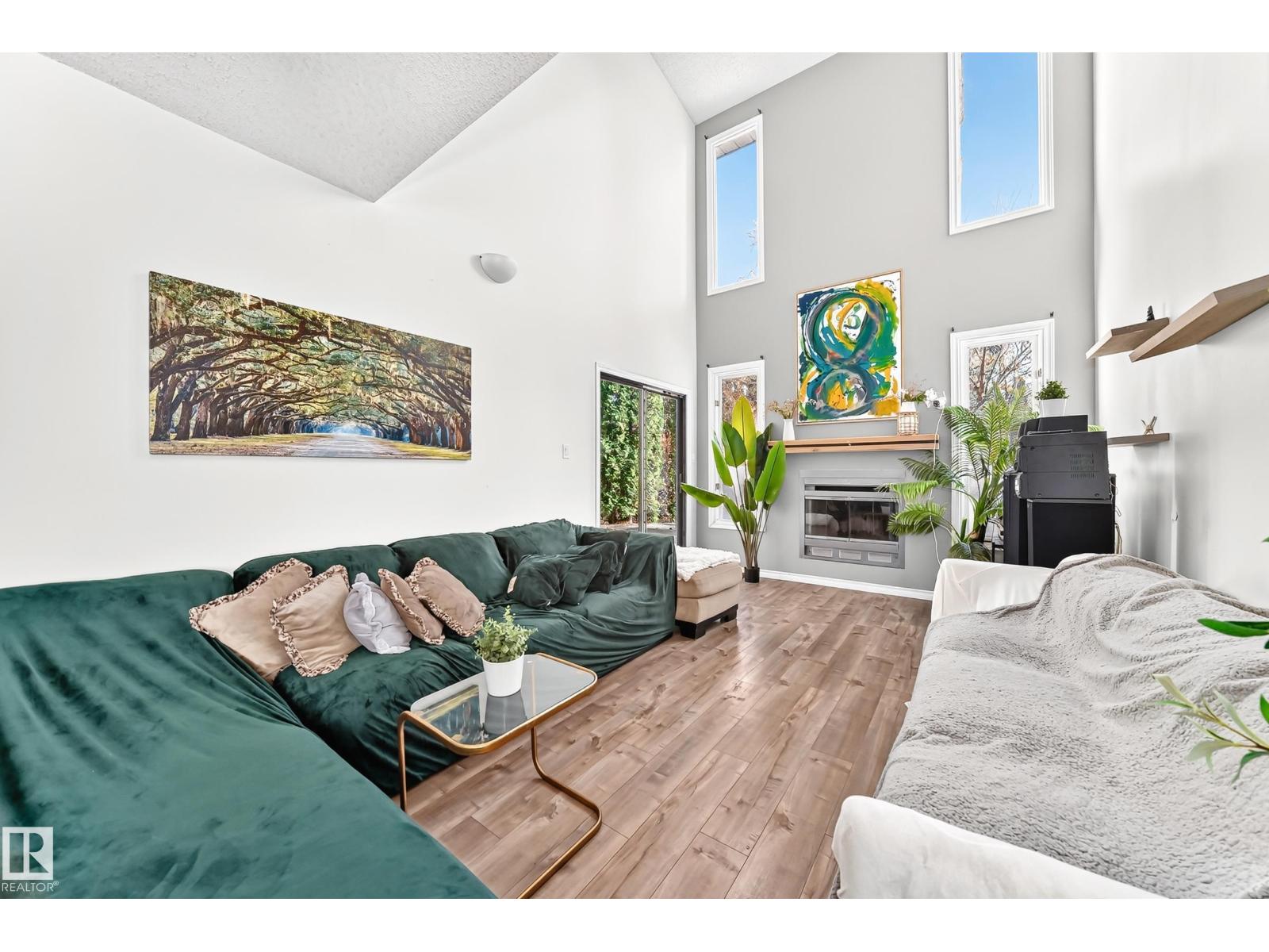 92 Howson Cr Nw Property Photo 12