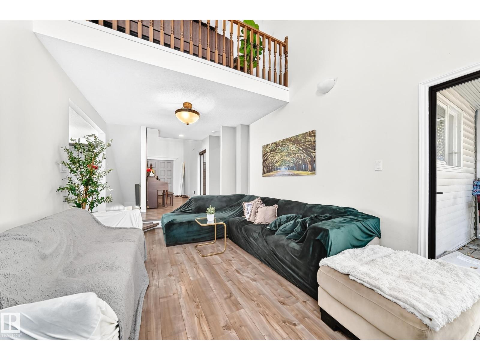 92 Howson Cr Nw Property Photo 15