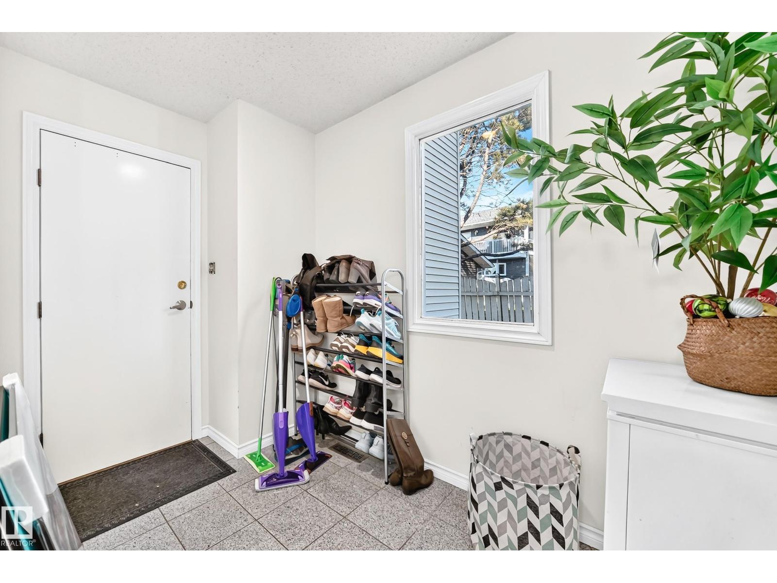 92 Howson Cr Nw Property Photo 29