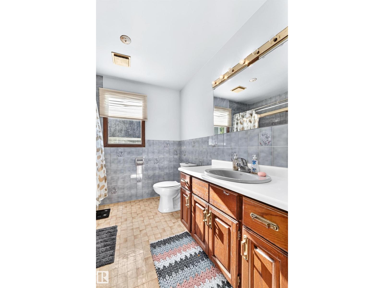 92 Howson Cr Nw Property Photo 48