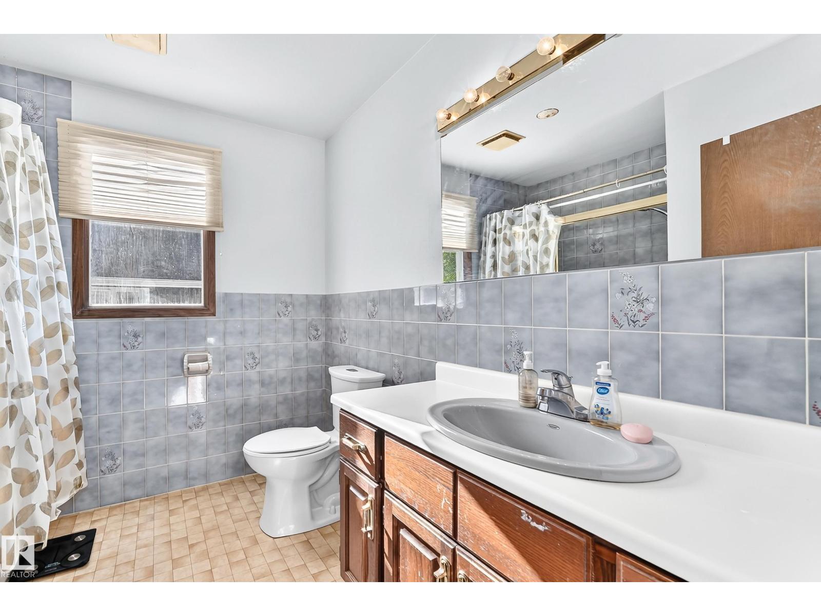 92 Howson Cr Nw Property Photo 49