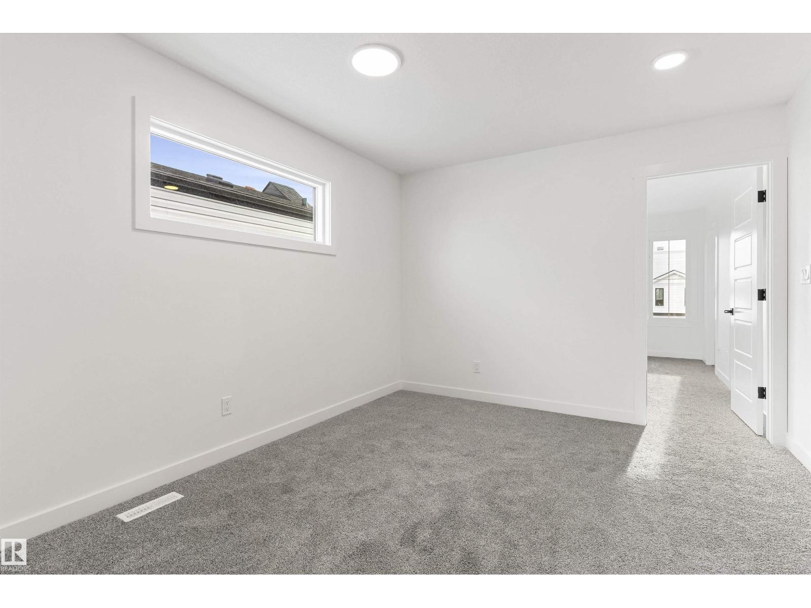 1216 Mcleod Av Property Photo 31