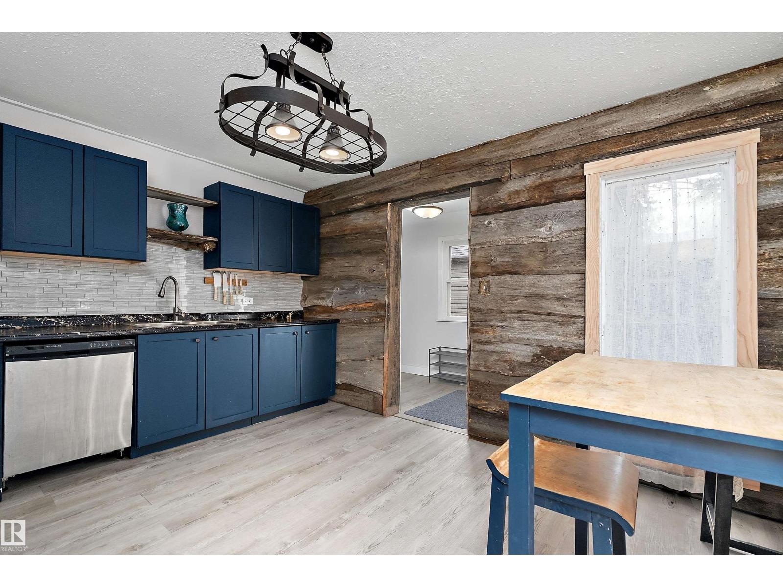 3913 53a St Property Photo 10