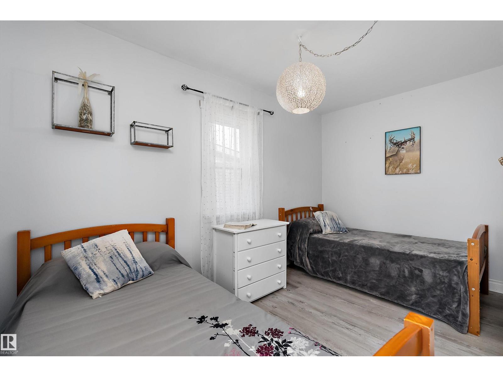3913 53a St Property Photo 12