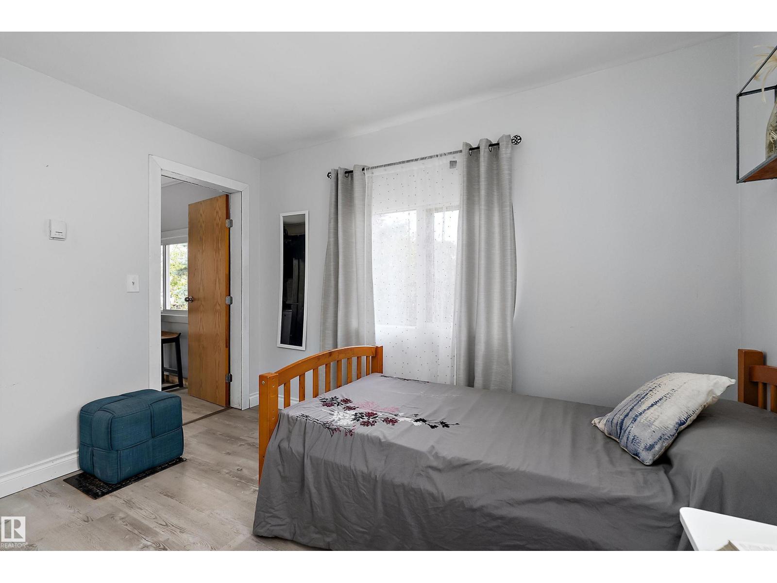 3913 53a St Property Photo 13