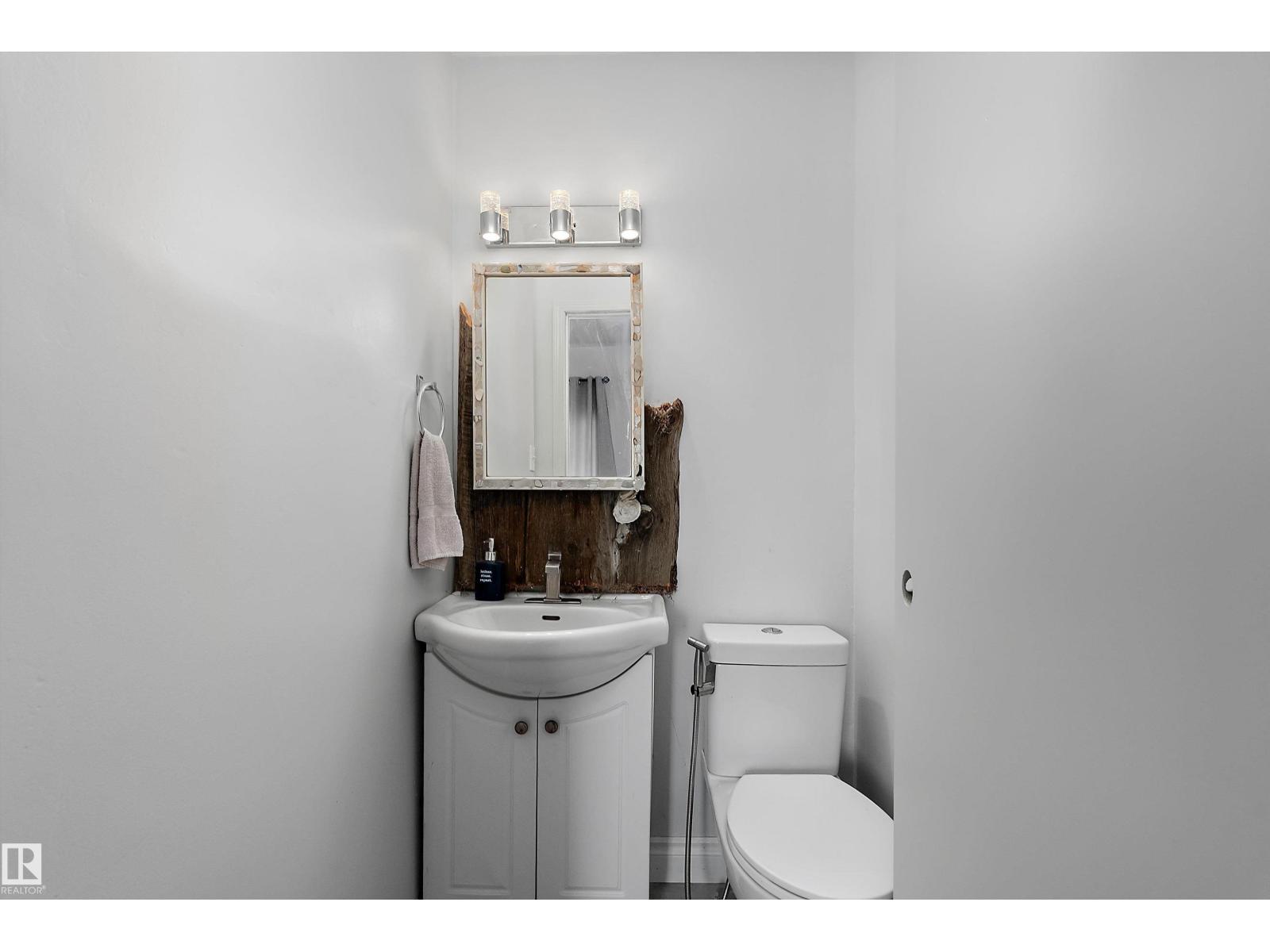 3913 53a St Property Photo 14