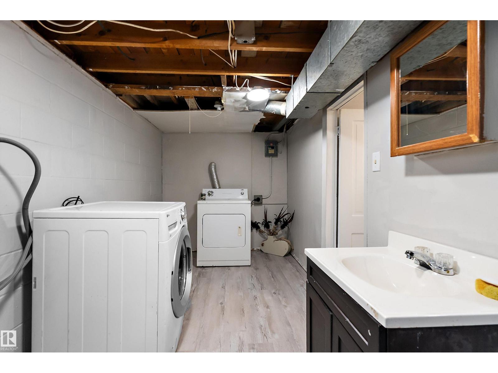 3913 53a St Property Photo 24
