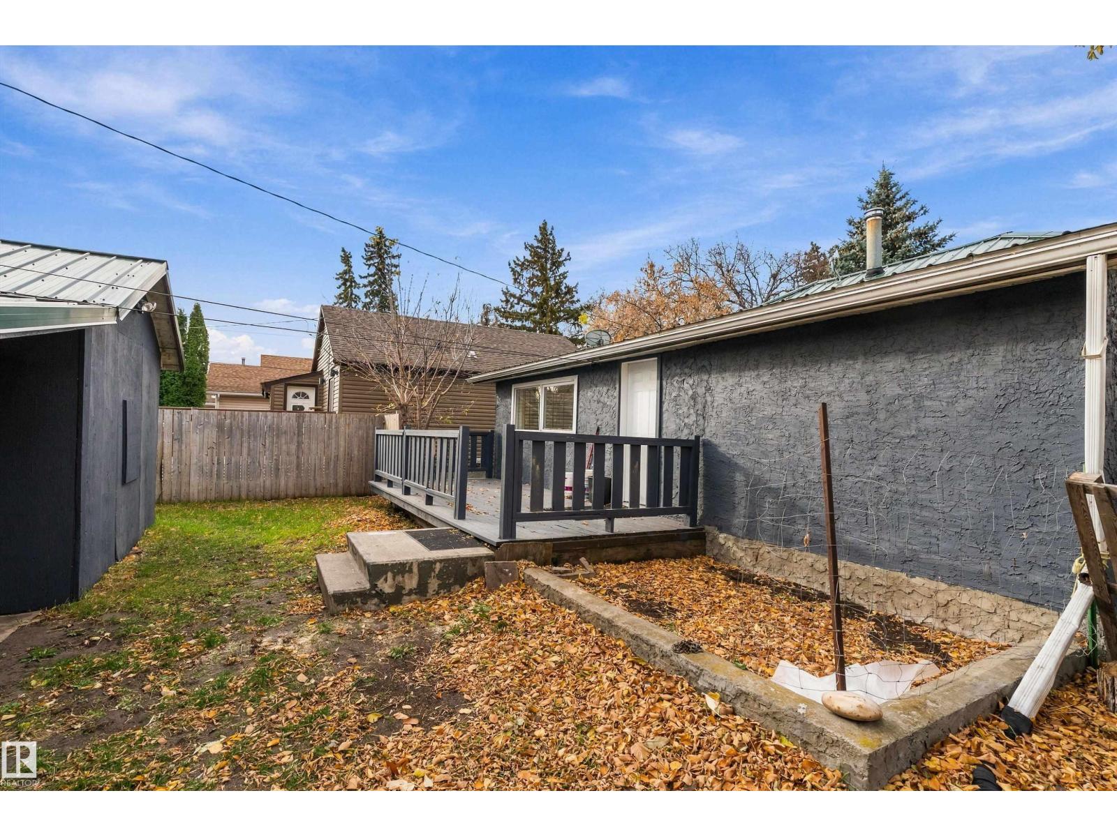 3913 53a St Property Photo 32