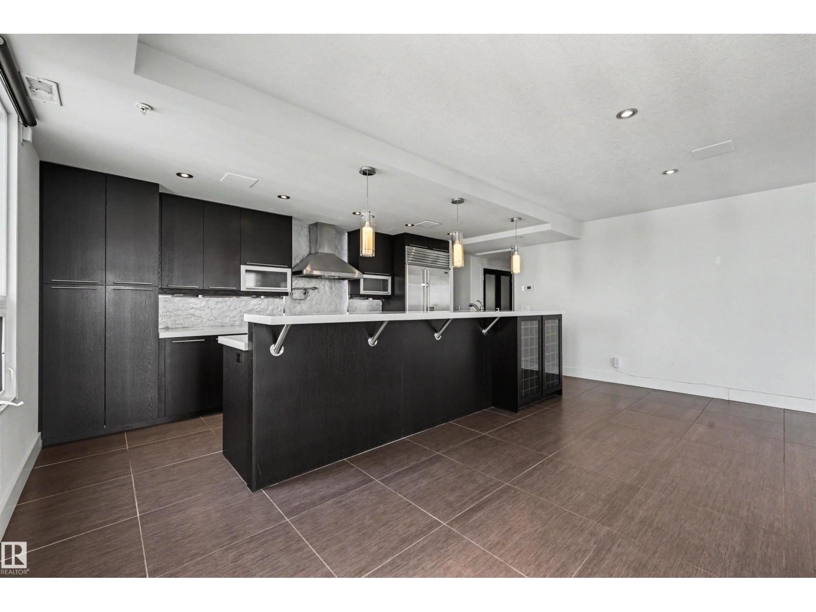 #1704 9939 109 St Nw Property Photo 6