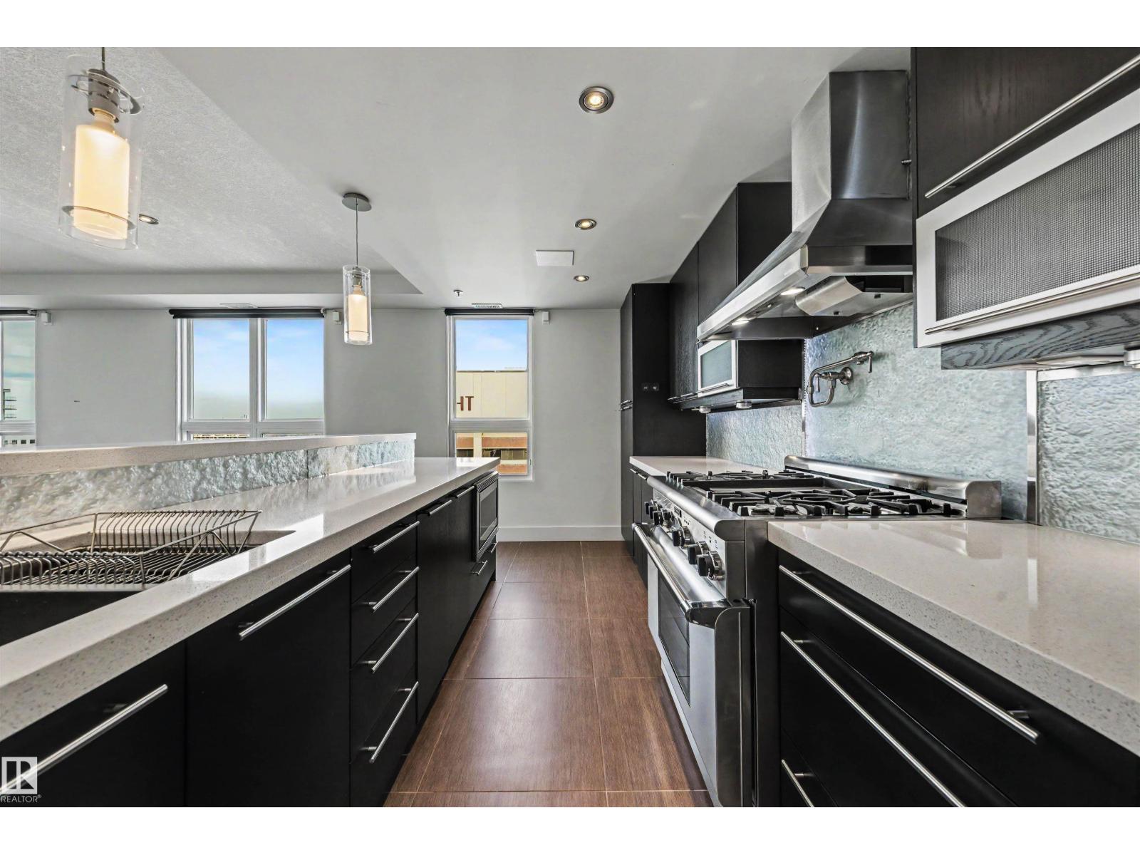 #1704 9939 109 St Nw Property Photo 9