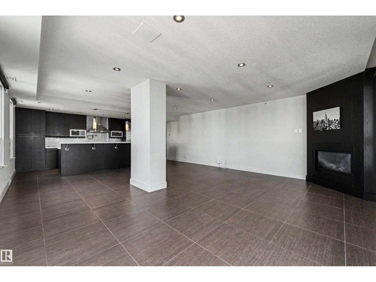 #1704 9939 109 St Nw Property Photo 12