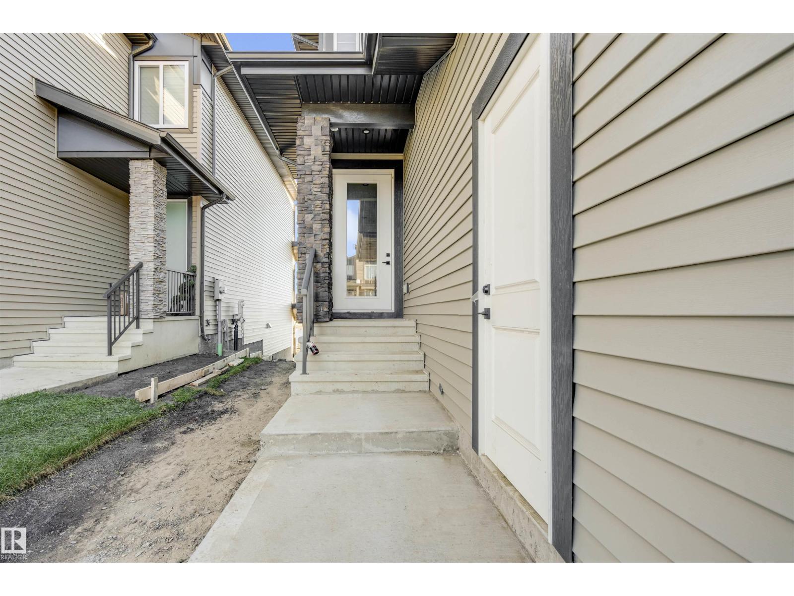 449 Crystal Creek Link Property Photo 2