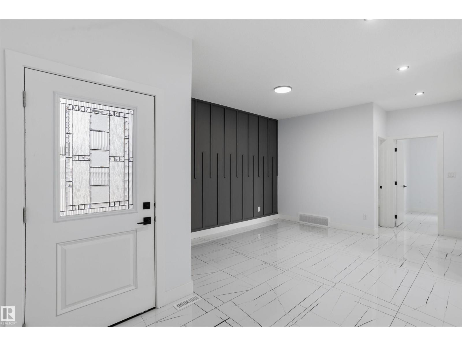 2159 1 Av Sw Property Photo 5