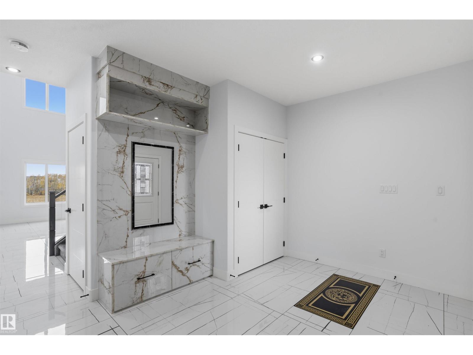 2159 1 Av Sw Property Photo 6