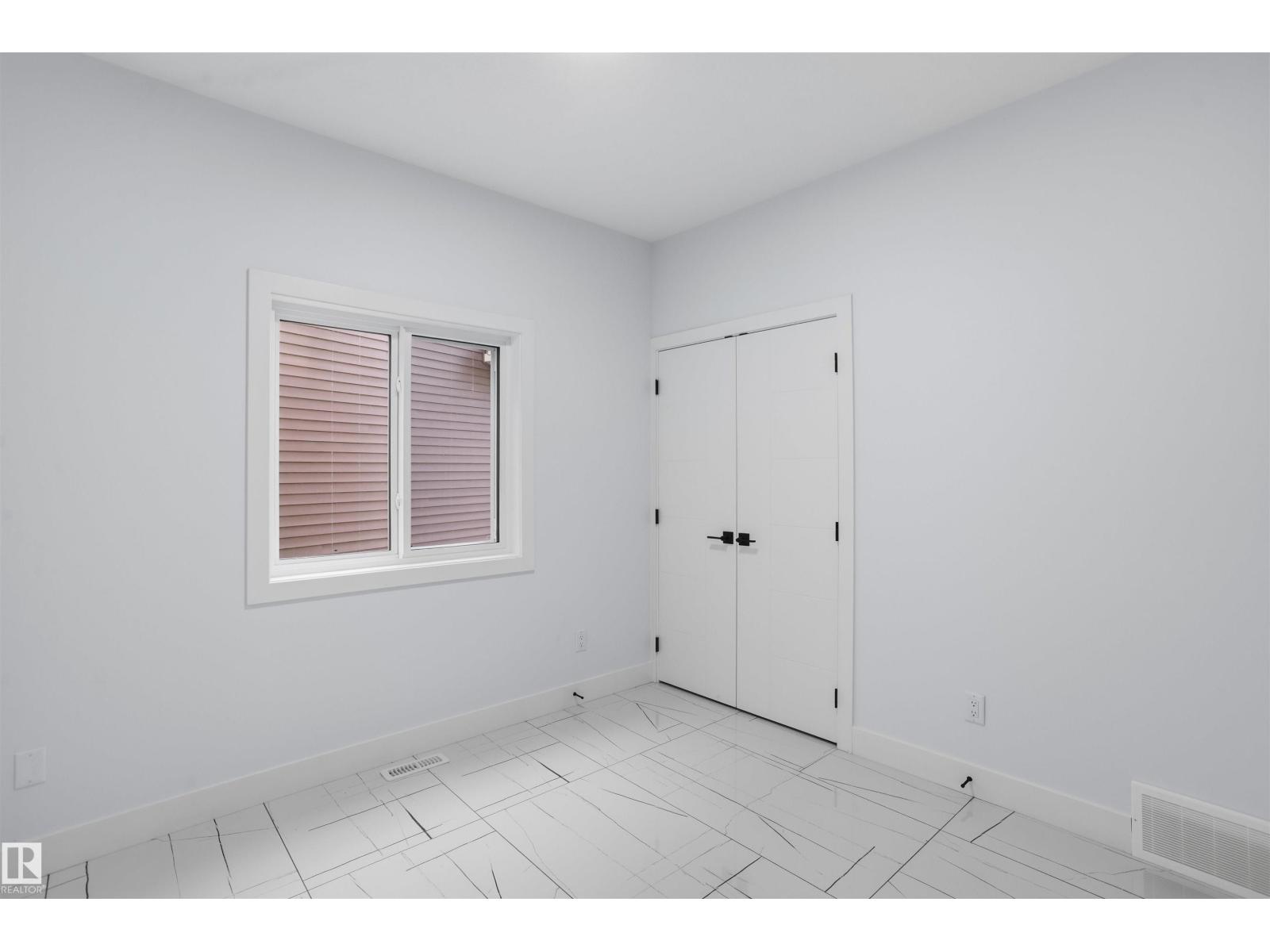 2159 1 Av Sw Property Photo 9