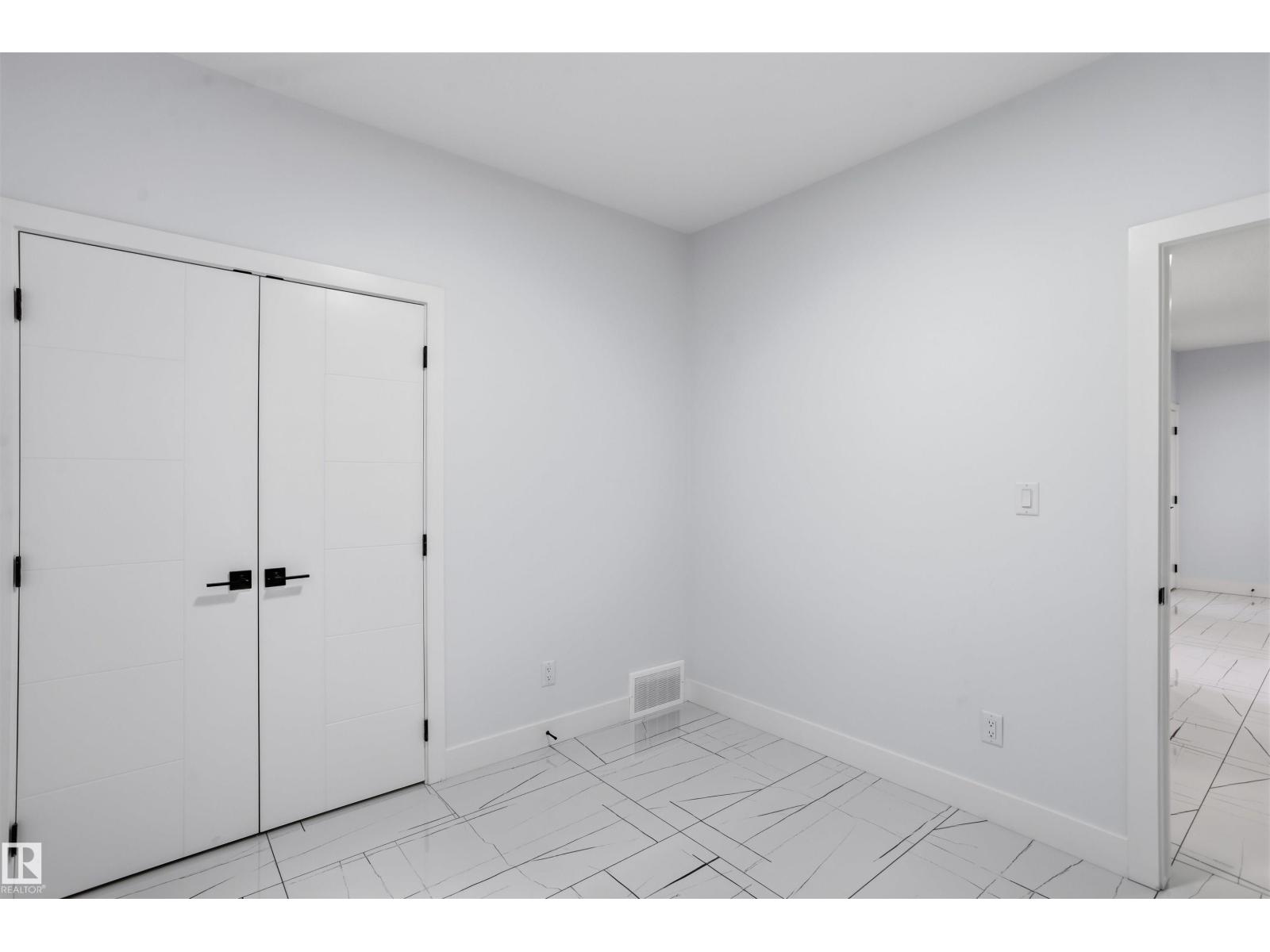 2159 1 Av Sw Property Photo 10