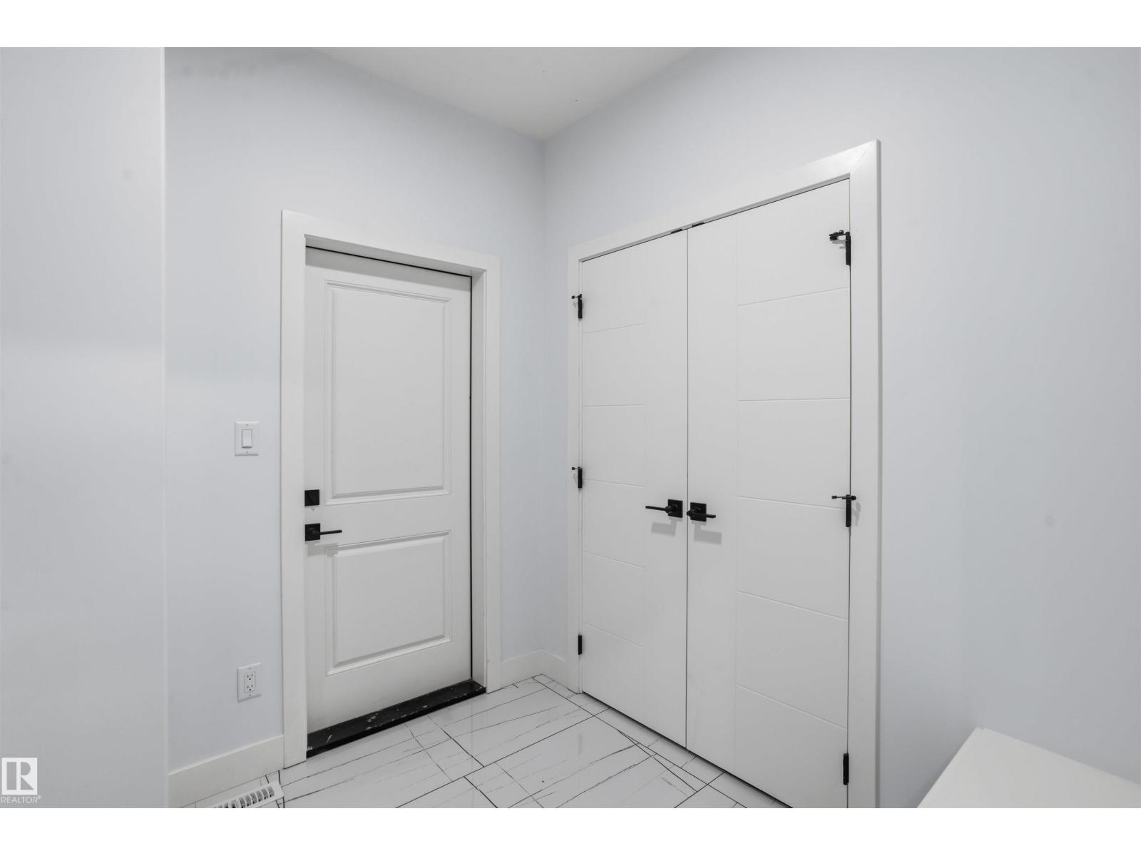 2159 1 Av Sw Property Photo 12