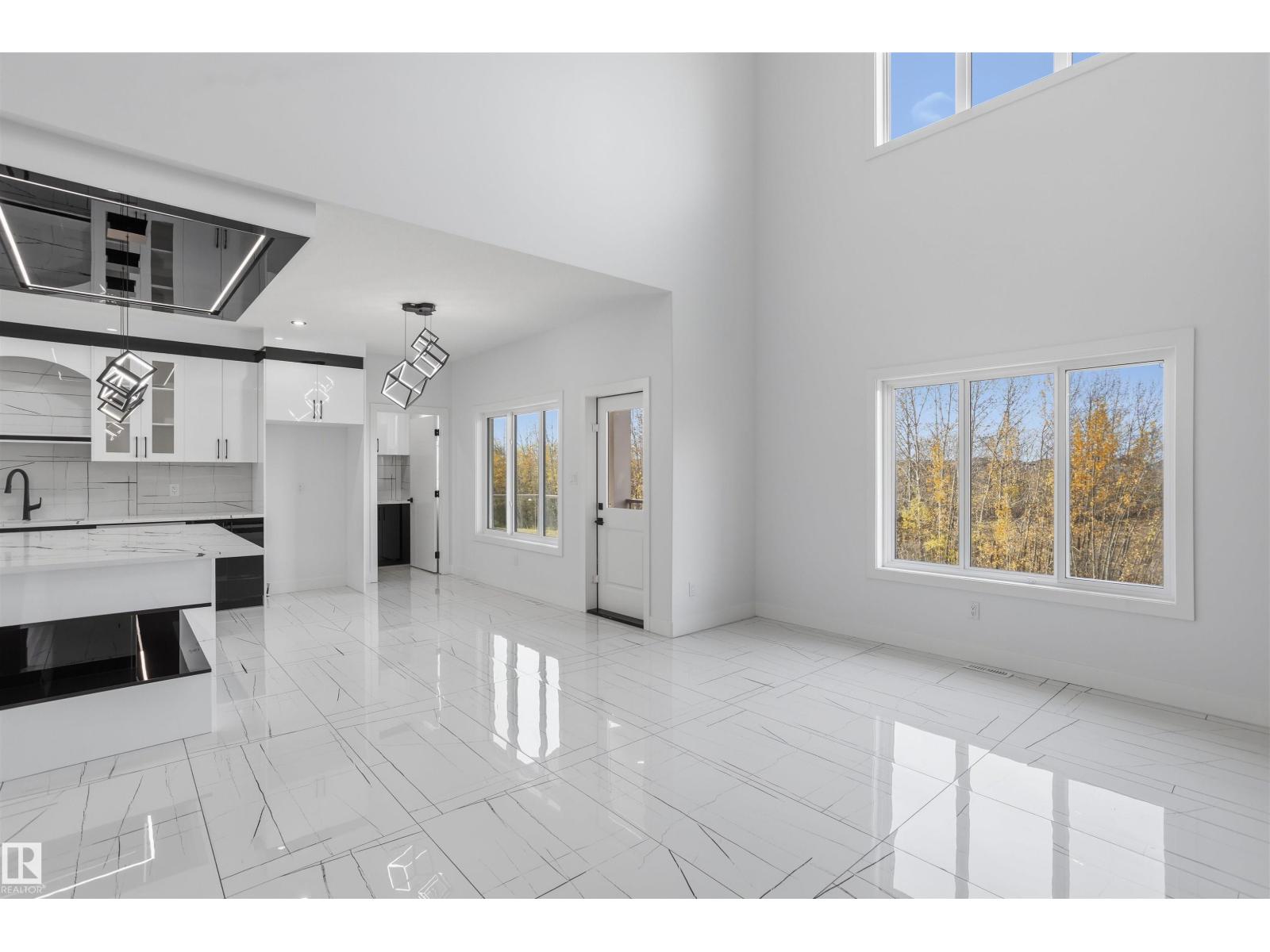 2159 1 Av Sw Property Photo 21