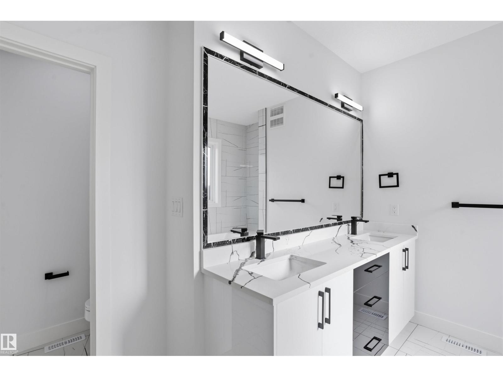 2159 1 Av Sw Property Photo 31