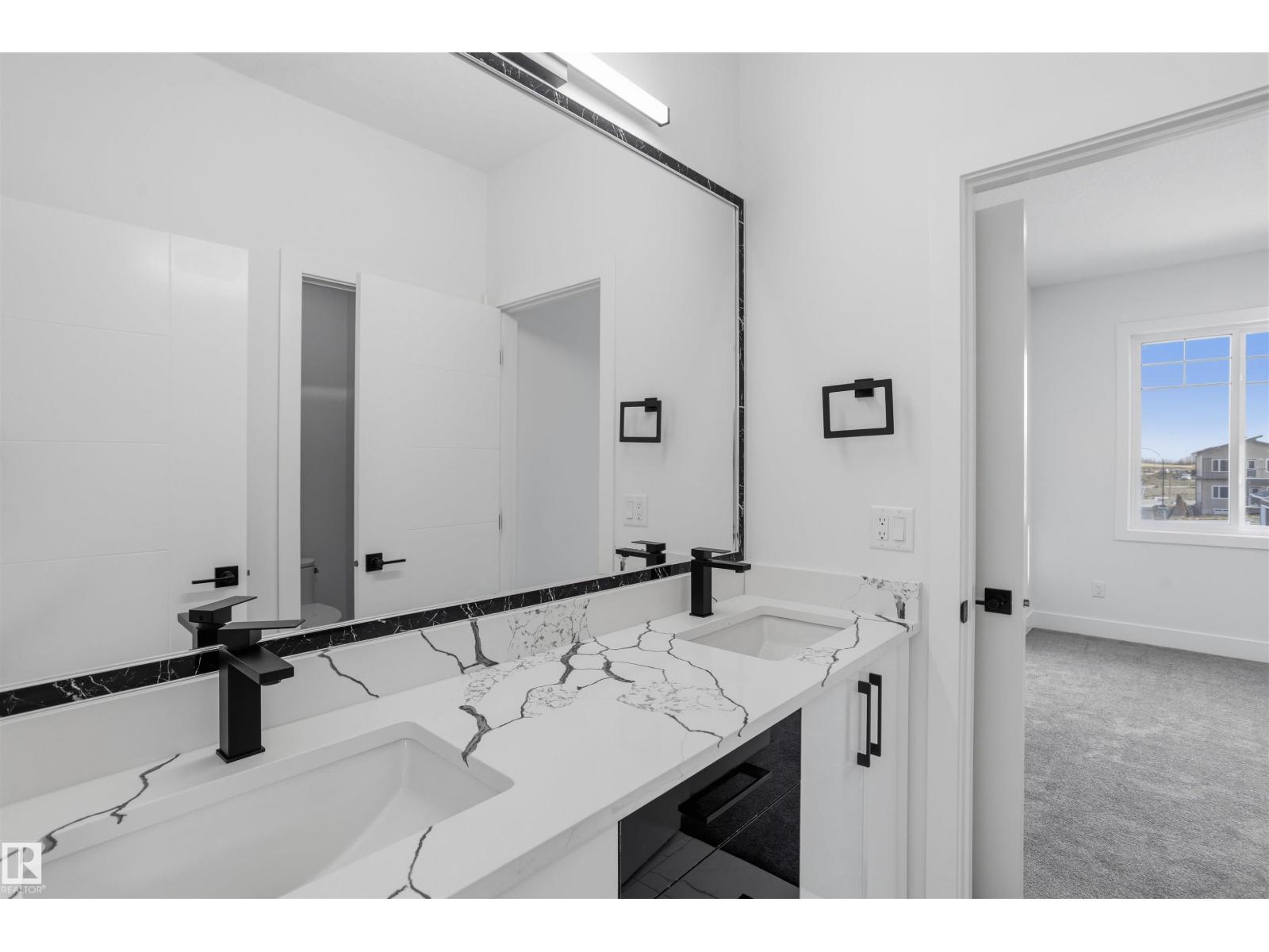 2159 1 Av Sw Property Photo 39