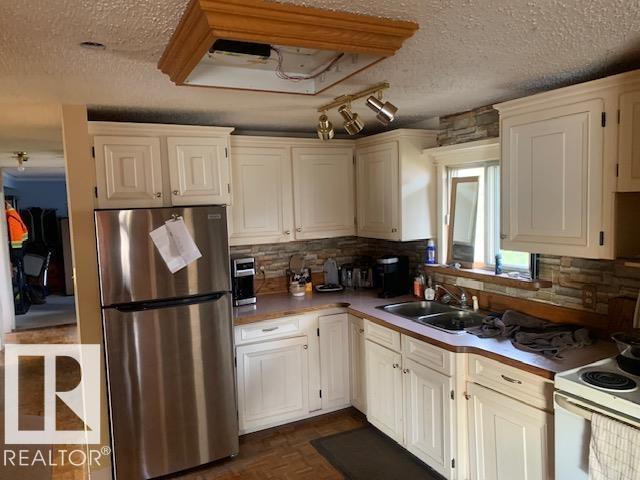 122 Cameron Cr Property Photo 2