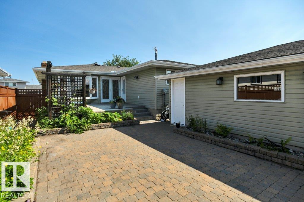 6960 21 Av Nw Property Photo 4