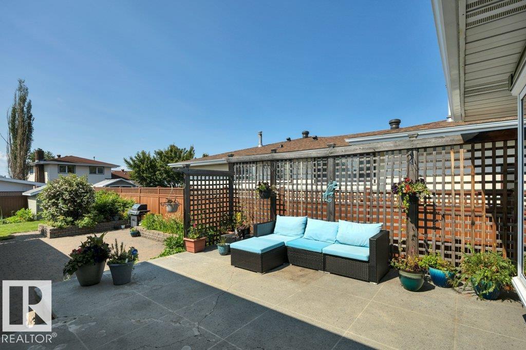 6960 21 Av Nw Property Photo 5