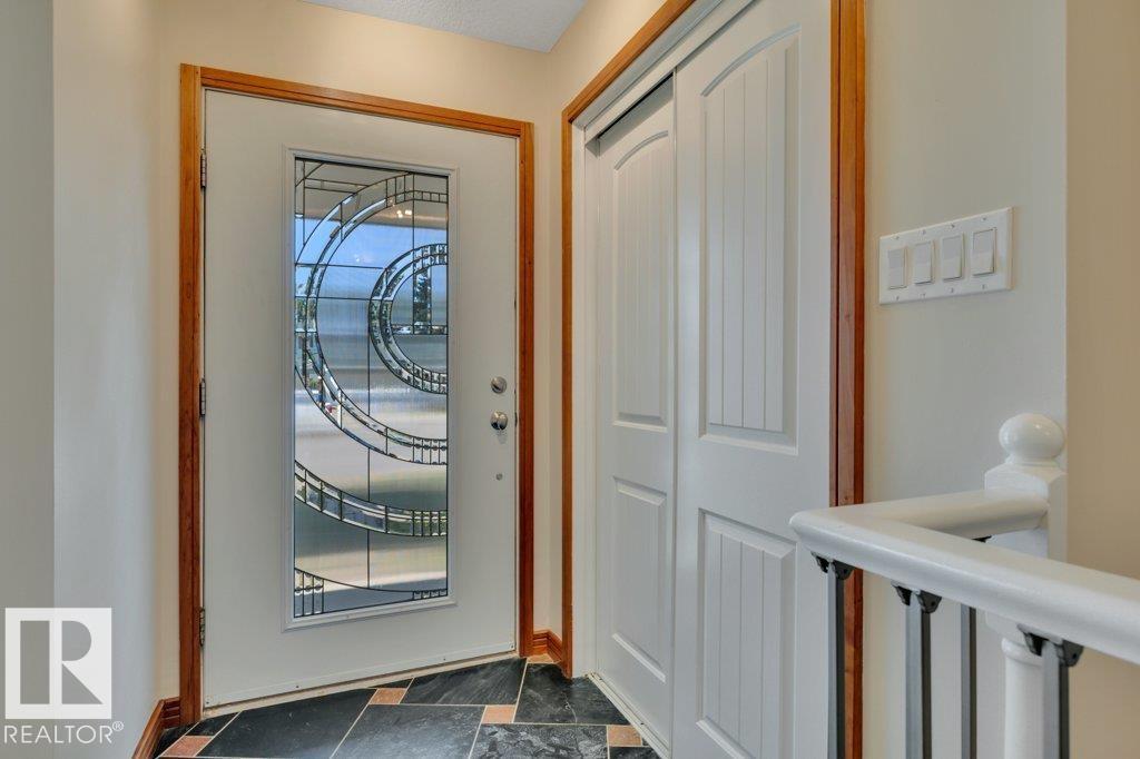 6960 21 Av Nw Property Photo 7
