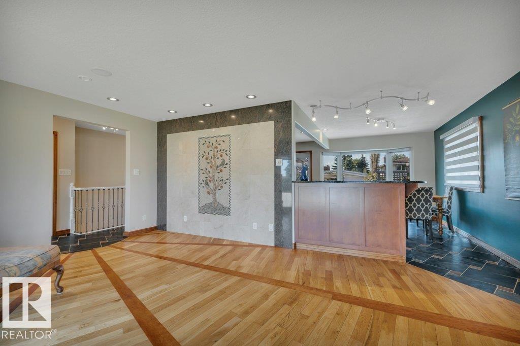 6960 21 Av Nw Property Photo 12