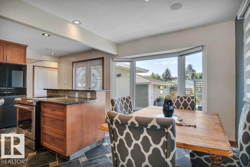6960 21 Av Nw Property Photo 13