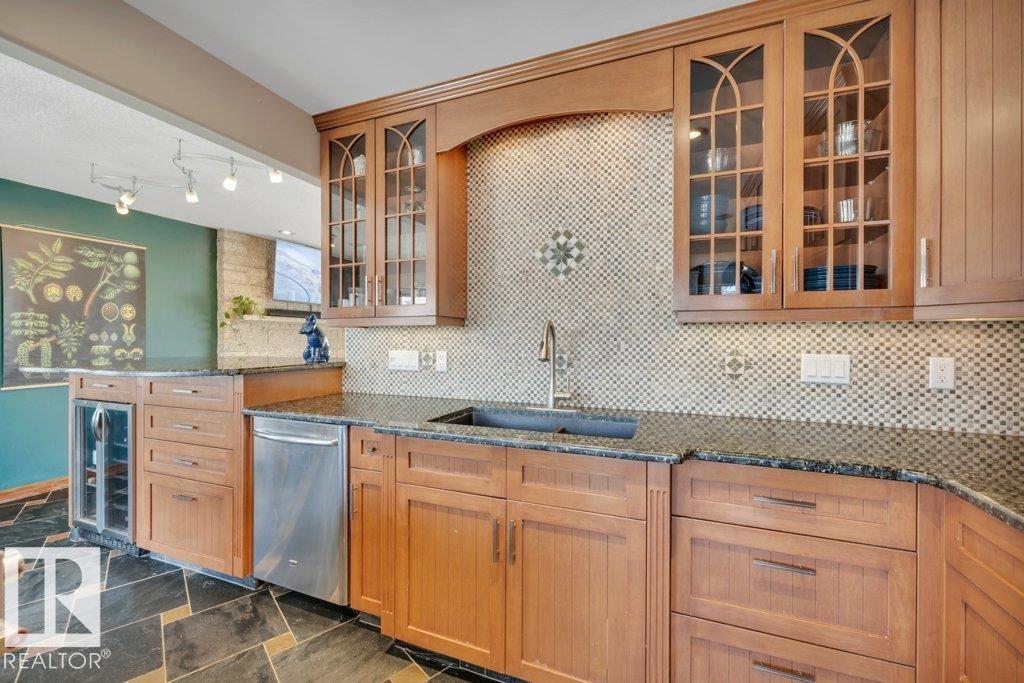 6960 21 Av Nw Property Photo 16