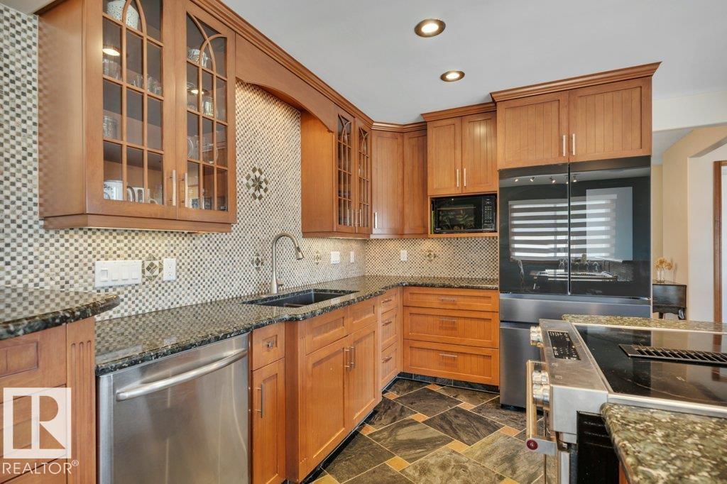6960 21 Av Nw Property Photo 17