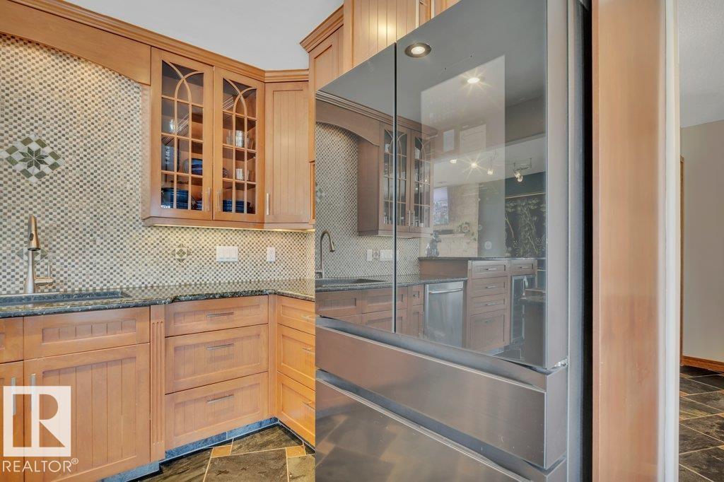 6960 21 Av Nw Property Photo 18