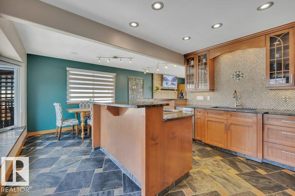 6960 21 Av Nw Property Photo 19