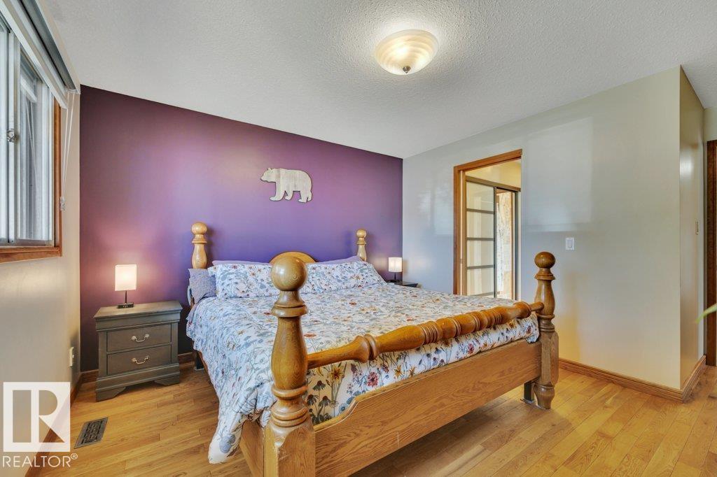 6960 21 Av Nw Property Photo 24