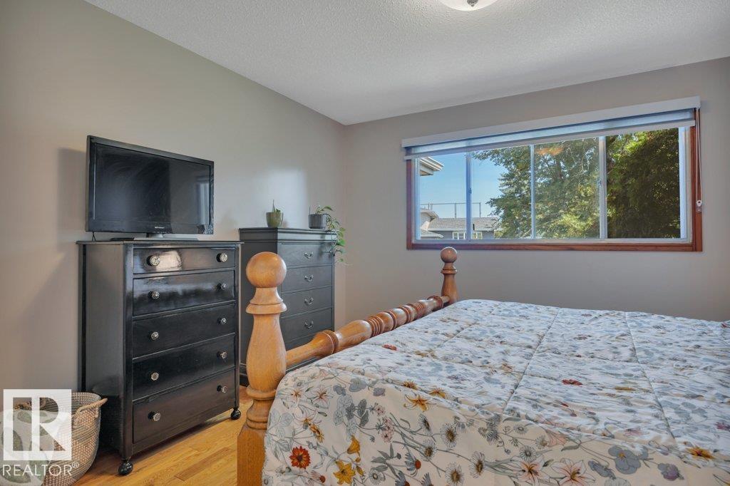 6960 21 Av Nw Property Photo 25