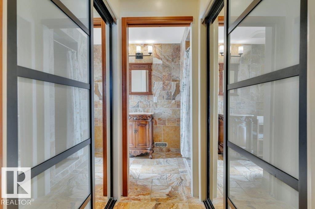 6960 21 Av Nw Property Photo 26
