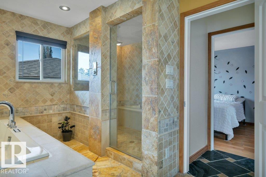 6960 21 Av Nw Property Photo 34