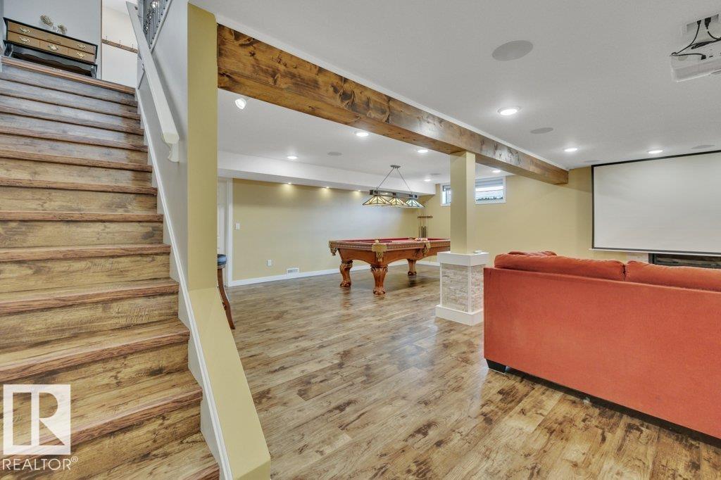 6960 21 Av Nw Property Photo 37