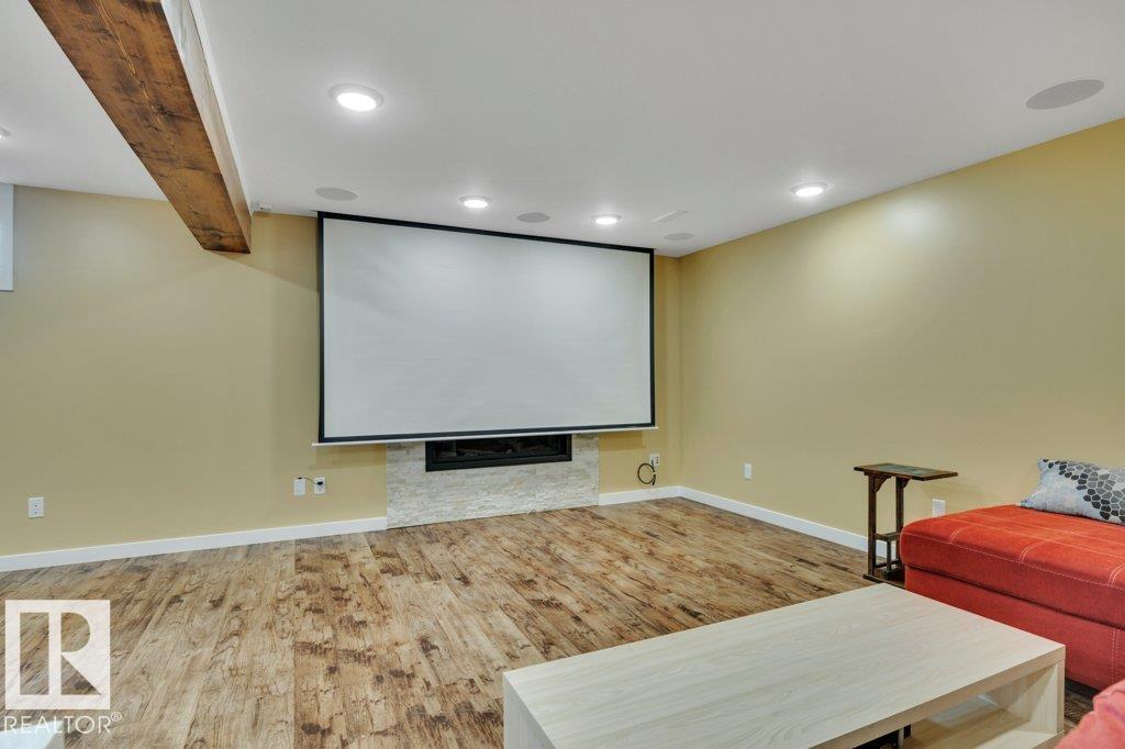 6960 21 Av Nw Property Photo 38